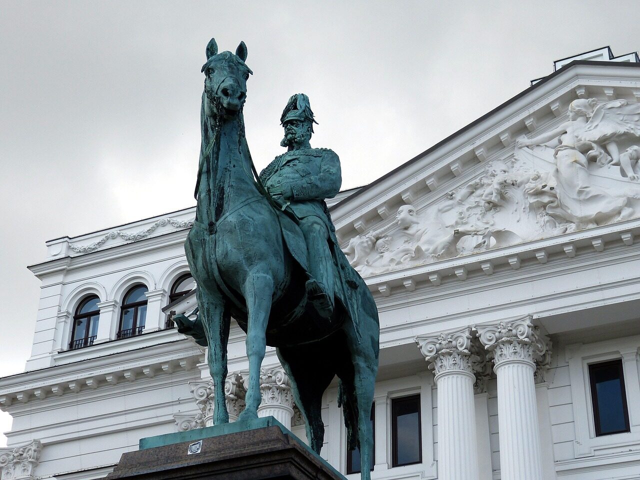 hamburg, nature, altona, town hall, facade, frieze, relief, monument, emperor, equestrian, horse, architecture